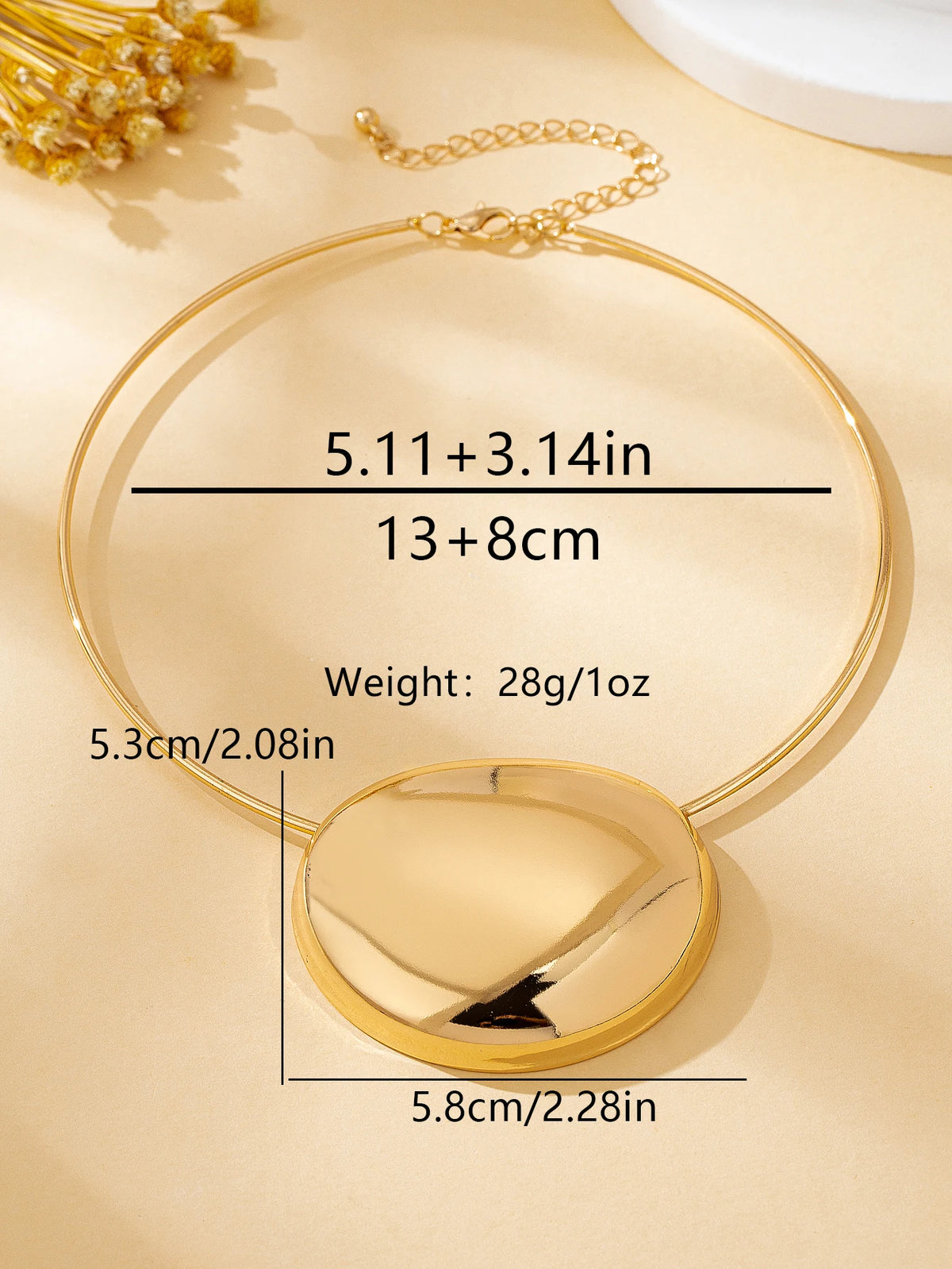 A Bold, Glossy, Geometric, and Stylish Minimalist Necklace. Minimalist Metal Choker. Pendant Neck Accessory, Perfect for Gifting to Friends and Besties, Ideal for Parties and Gatherings. Classic, Fashionable, and Trendy