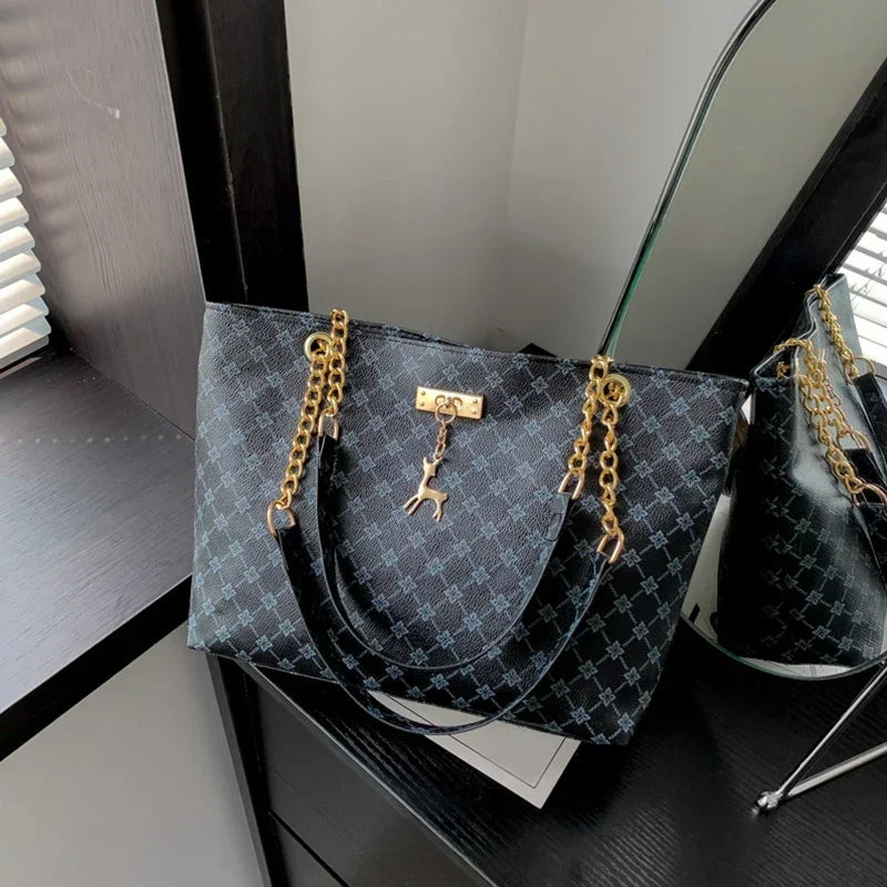Women's Luxury Design New Presbyopic Handbag Large Capacity Handbag Fashion Printing Shoulder Bag Trendy Shopping Bag with Pendant