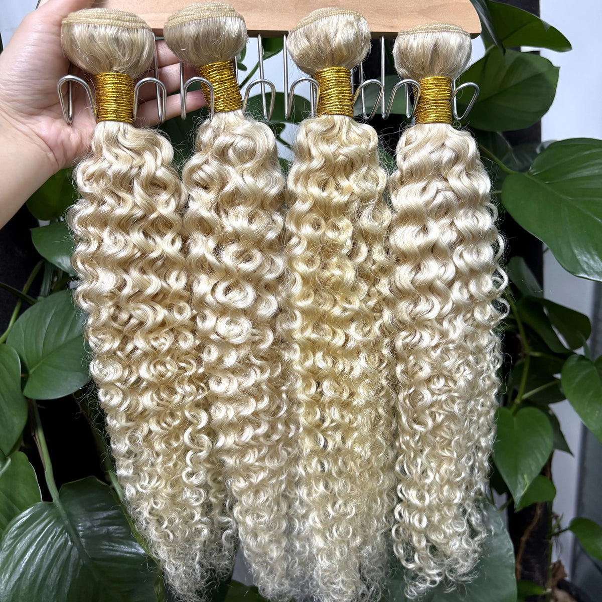 20 22-inch 613# Blonde Jerry Curly Human Hair Bundles 12A Brazilian Remy Raw Deep Wave Curly Human Hair Extensions for Women