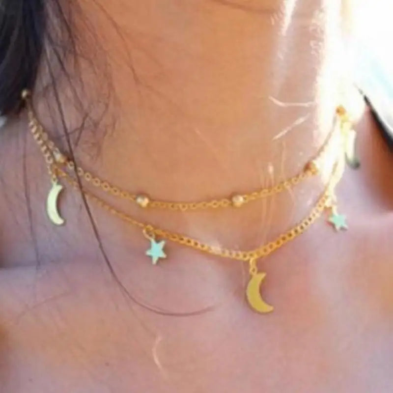 Collier Multicouche Femme | Chaîne Perles & Pendentif Feuille | Or & Argent | Bijou Tendance Accessoire Mode