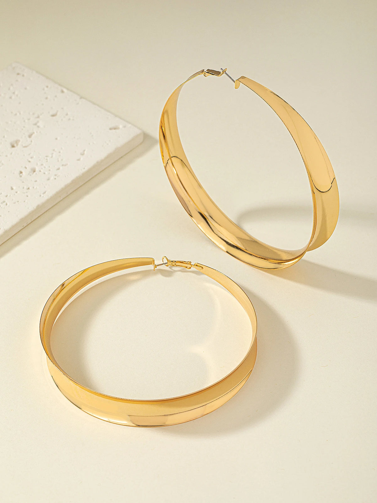 A Pair of Stylish, Simple, Light Luxury, and Exaggerated Metal Large Hoop Earrings