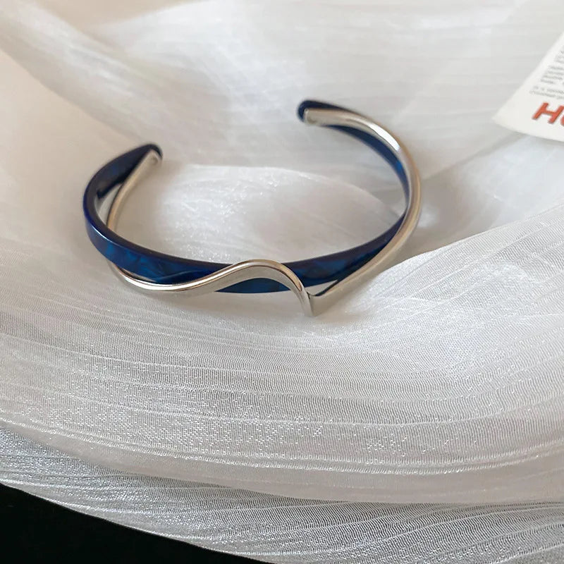 White Shellfish Bracelets Board Bend Metal Bangles Women's Hand Bracelets Geometric C-Shaped Opening Bracelets Jewelry Gifts