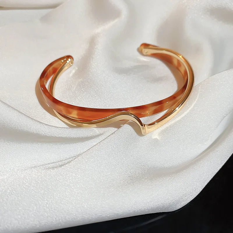 White Shellfish Bracelets Board Bend Metal Bangles Women's Hand Bracelets Geometric C-Shaped Opening Bracelets Jewelry Gifts