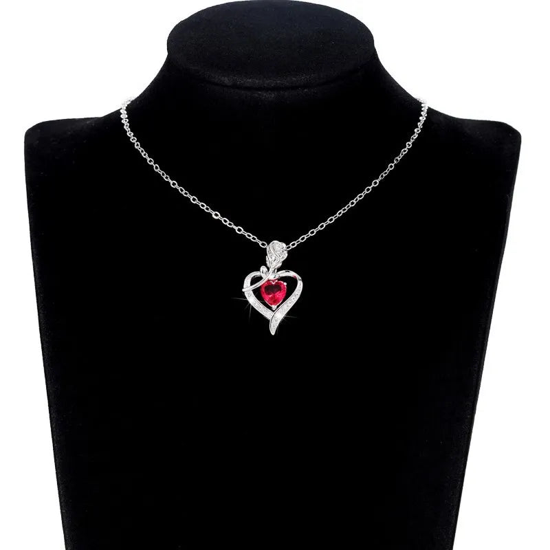 Elegant Style Heart-Shaped Pendant Necklace Hollow Design Mother's Day Gift Party Suitable for Best Friends Without Box