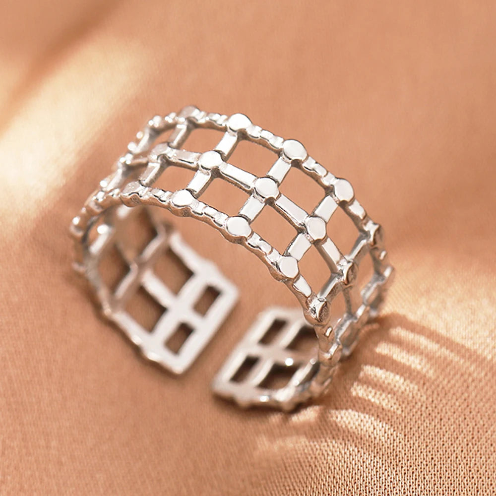 Bague Acier Inoxydable Vintage Ajourée Réglable | Luxe Léger | Statement Élégant | Bijou Femme