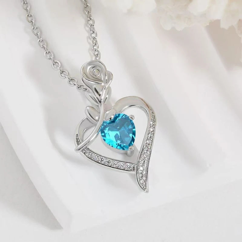 Elegant Style Heart-Shaped Pendant Necklace Hollow Design Mother's Day Gift Party Suitable for Best Friends Without Box