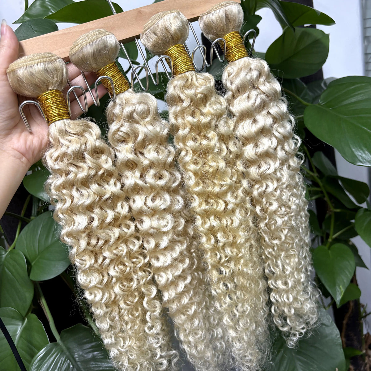 20 22-inch 613# Blonde Jerry Curly Human Hair Bundles 12A Brazilian Remy Raw Deep Wave Curly Human Hair Extensions for Women