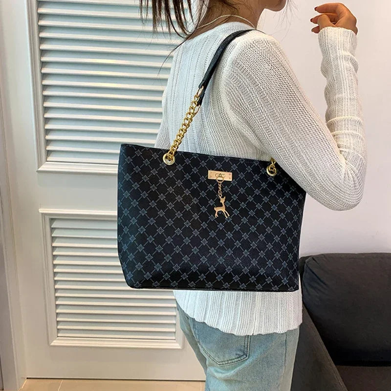 Women's Luxury Design New Presbyopic Handbag Large Capacity Handbag Fashion Printing Shoulder Bag Trendy Shopping Bag with Pendant