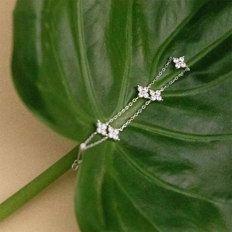 Bracelet Jonc Fleur Trèfle Cristal Zircone | Plaqué Or | Acier Inoxydable | Bijou Femme Cadeau Tendance