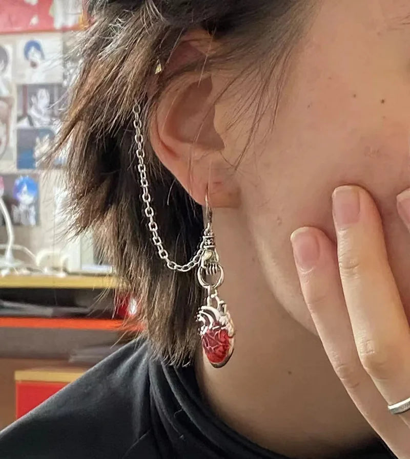 Beating Heart Huggie Earrings Gothic Punk Scary Red Bleeding Heart Asymmetrical Ear Cuffs Clips Hoop Earrings Halloween Party