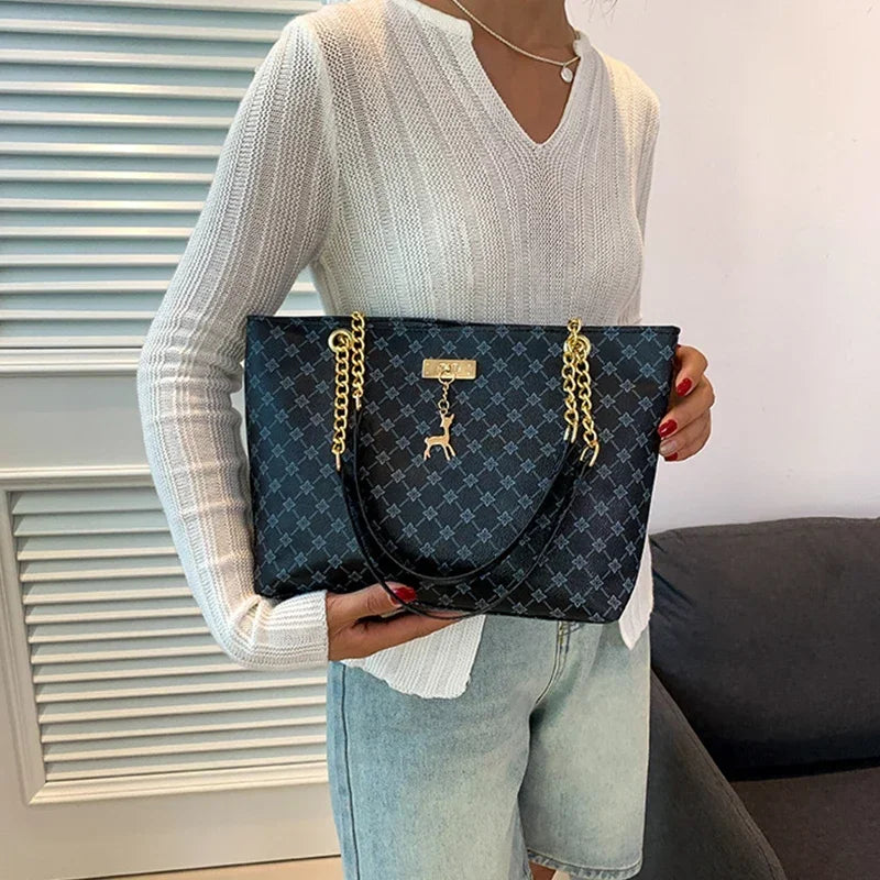 Women's Luxury Design New Presbyopic Handbag Large Capacity Handbag Fashion Printing Shoulder Bag Trendy Shopping Bag with Pendant