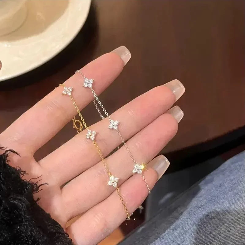Bracelet Jonc Fleur Trèfle Cristal Zircone | Plaqué Or | Acier Inoxydable | Bijou Femme Cadeau Tendance