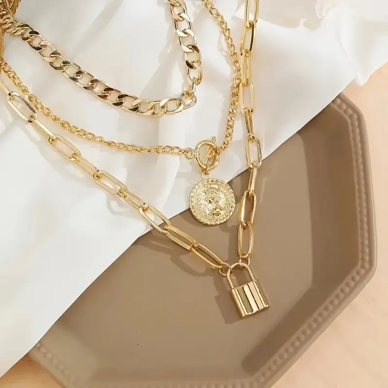 Lot 3 Colliers Superposés | Plaqué Or Vintage | Pendentif Cadenas Rond Embossé | Bijou Femme Fashion