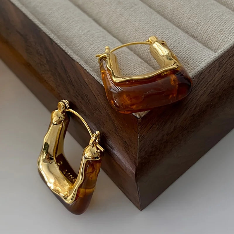 Elegant Vintage U-Shaped Hoop Earrings for Women Golden-Tone Finish & Resin Inlay Stylish Earring Party Jewelry Gifts