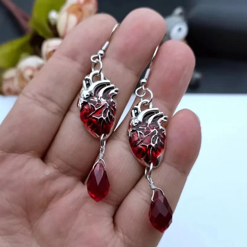 Beating Heart Huggie Earrings Gothic Punk Scary Red Bleeding Heart Asymmetrical Ear Cuffs Clips Hoop Earrings Halloween Party