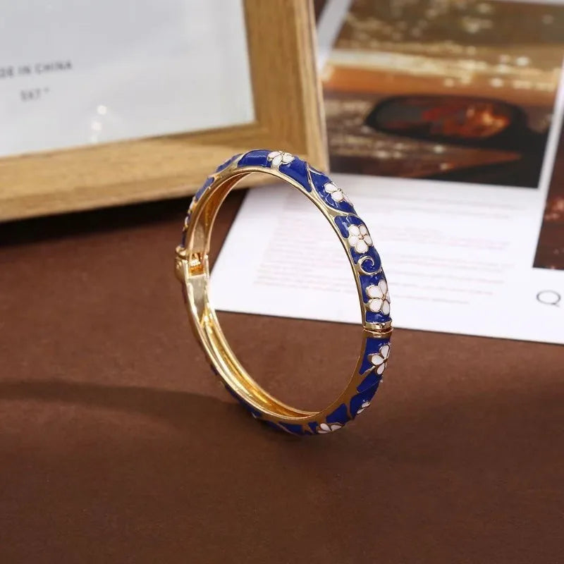 Bracelet Jonc Floral Émail Ouvert | Rétro Ton Or | Délicat Élégant | Cadeau Bijou Femme