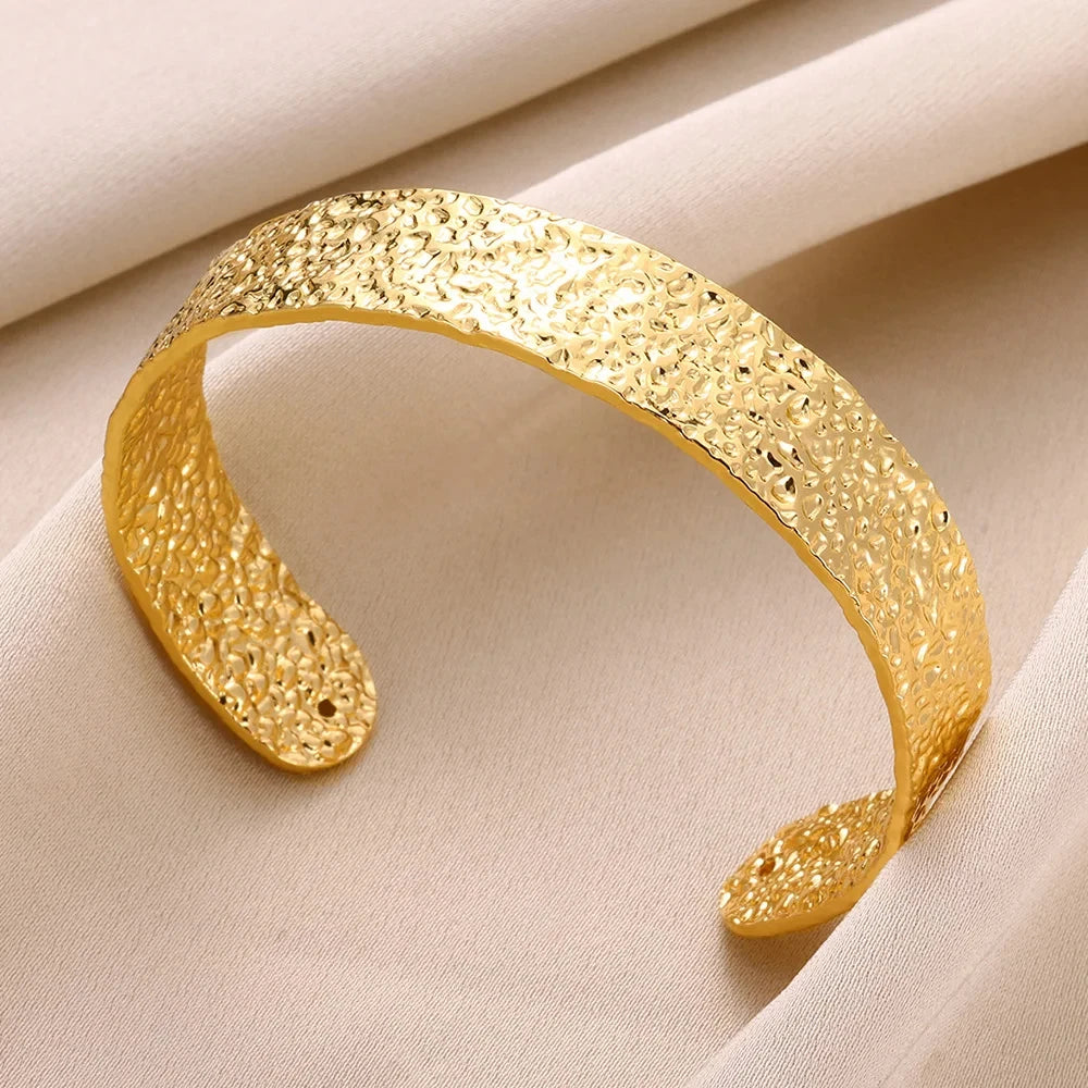 Exquisite Classic Bump Pattern Opening Bangles Bracelet For Women Cuff Bracelet Gold Color Stainless Steel Hand Ornament Gift