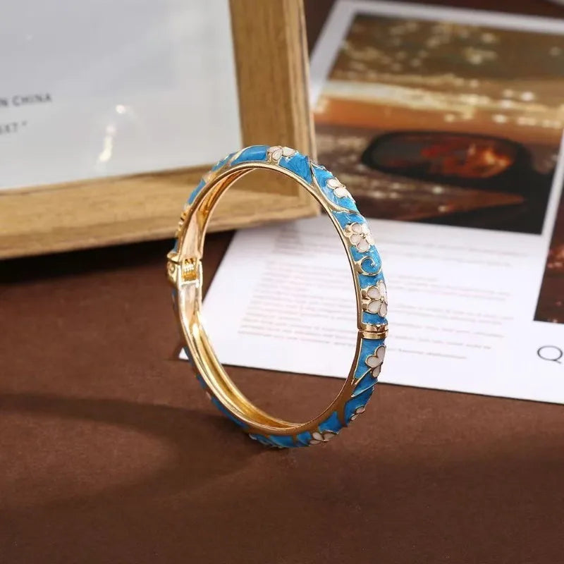 Bracelet Jonc Floral Émail Ouvert | Rétro Ton Or | Délicat Élégant | Cadeau Bijou Femme