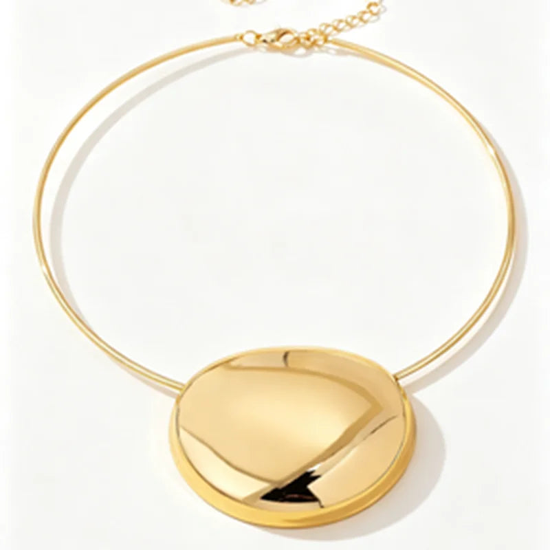 A Bold, Glossy, Geometric, and Stylish Minimalist Necklace. Minimalist Metal Choker. Pendant Neck Accessory, Perfect for Gifting to Friends and Besties, Ideal for Parties and Gatherings. Classic, Fashionable, and Trendy