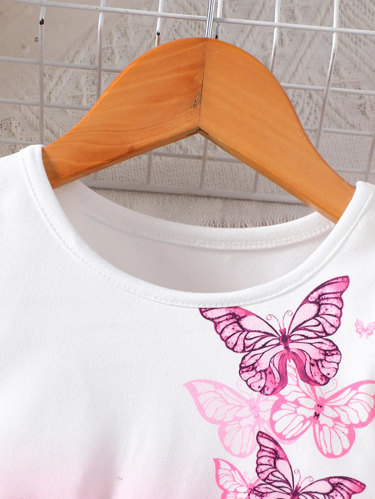 Girls' Spring and Summer Knitted Casual Fashion Round Neck Flutter Sleeve Ruffle Dress with Butterfly Digital Print, Suitable for Holidays, Vacations, Beach, Parties, Gifts