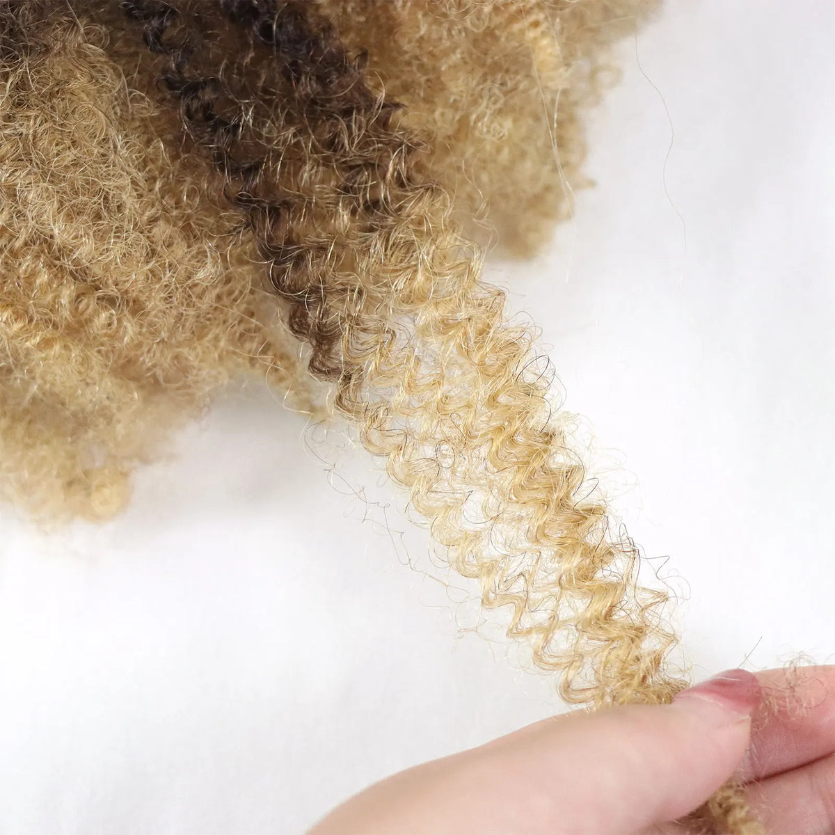Extensions Vrac Afro Kinky Curly Cheveux Humains | 50g | Tressage Ombre Blonde | Sans Trame | Remy | Locs Crochet (v2)