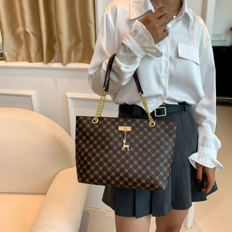 Women's Luxury Design New Presbyopic Handbag Large Capacity Handbag Fashion Printing Shoulder Bag Trendy Shopping Bag with Pendant