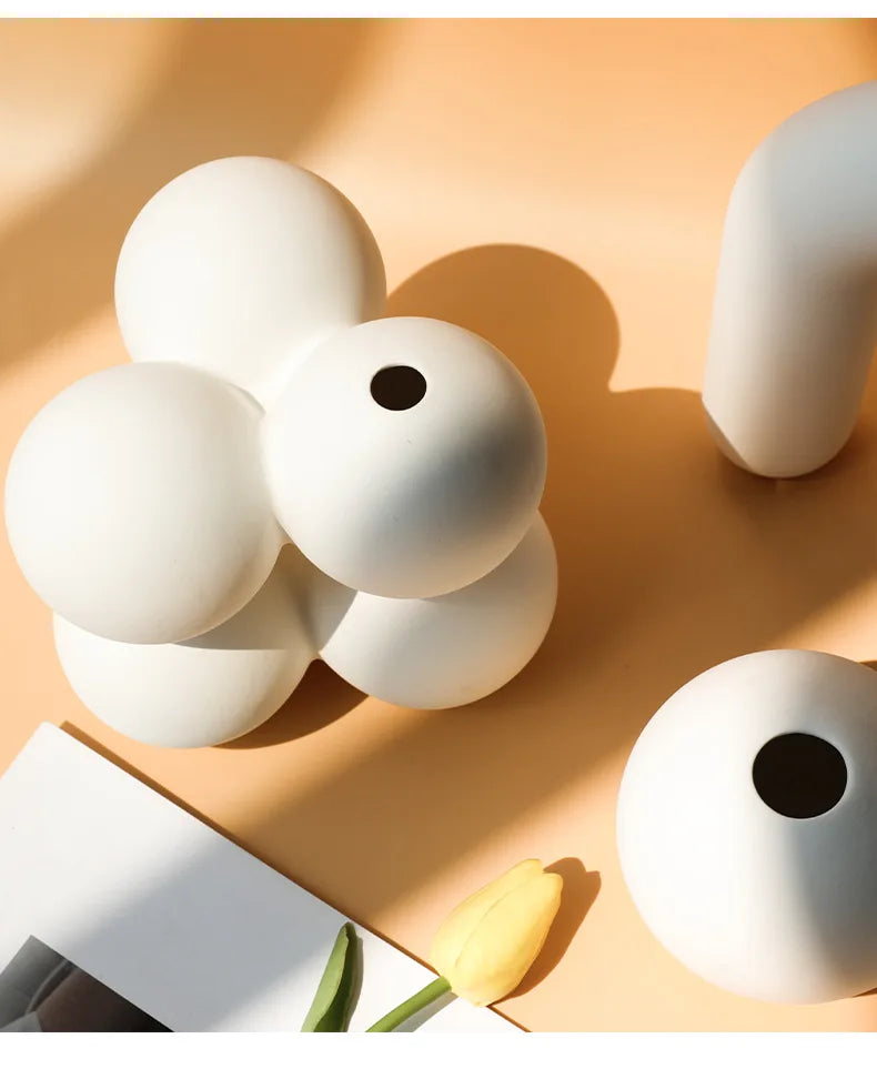 Vase blanc en céramique | Décoration de table