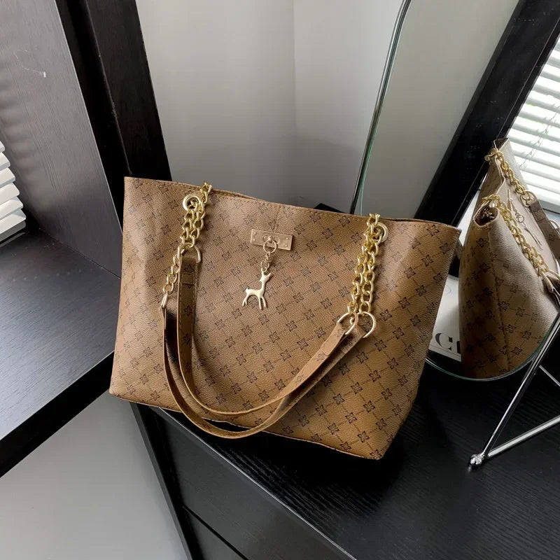 Women's Luxury Design New Presbyopic Handbag Large Capacity Handbag Fashion Printing Shoulder Bag Trendy Shopping Bag with Pendant