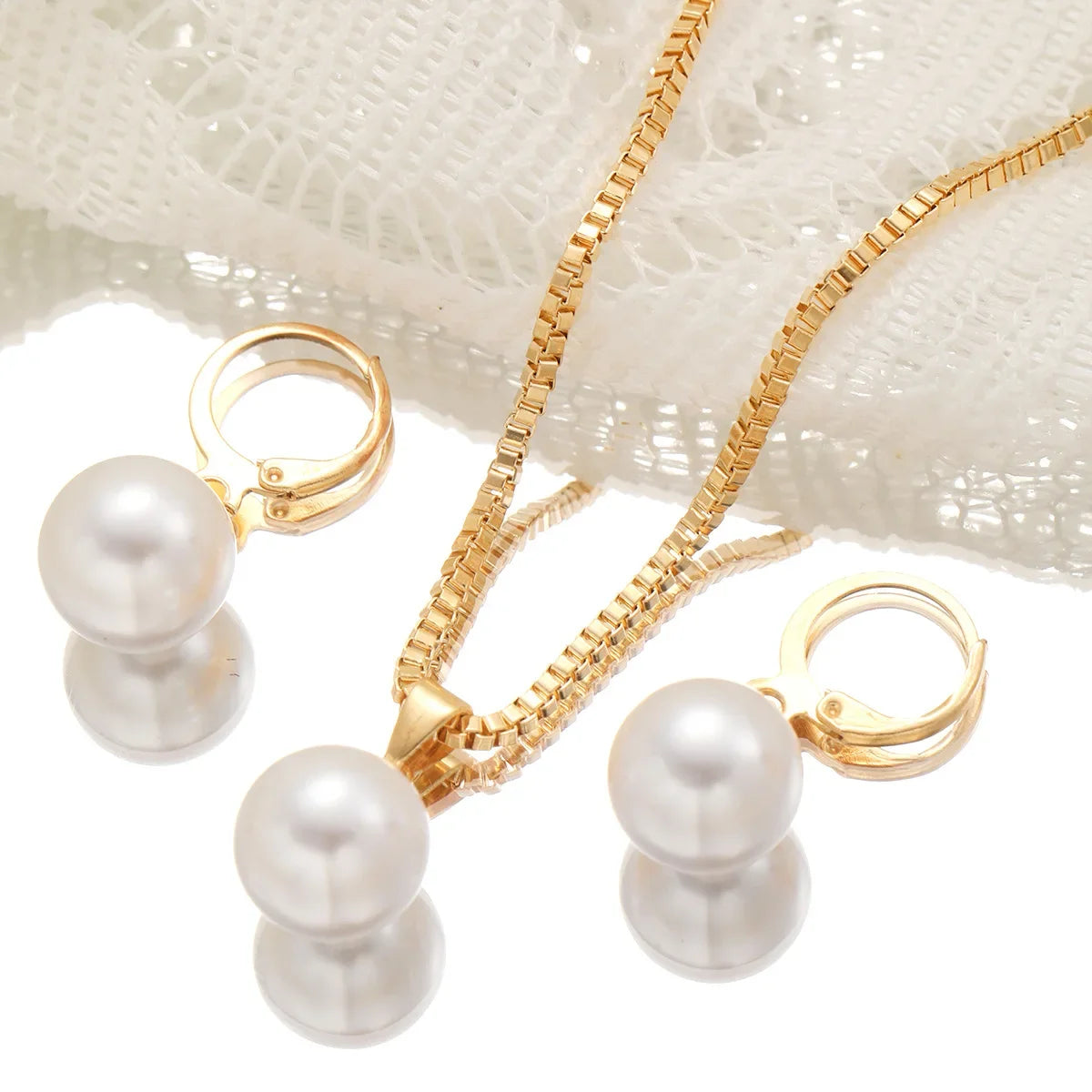 Stylish Pearl Jewelry Set for Women, Featuring Drop Earrings and Matching Necklace, Simple Elegant Everyday Wear and Party Acces