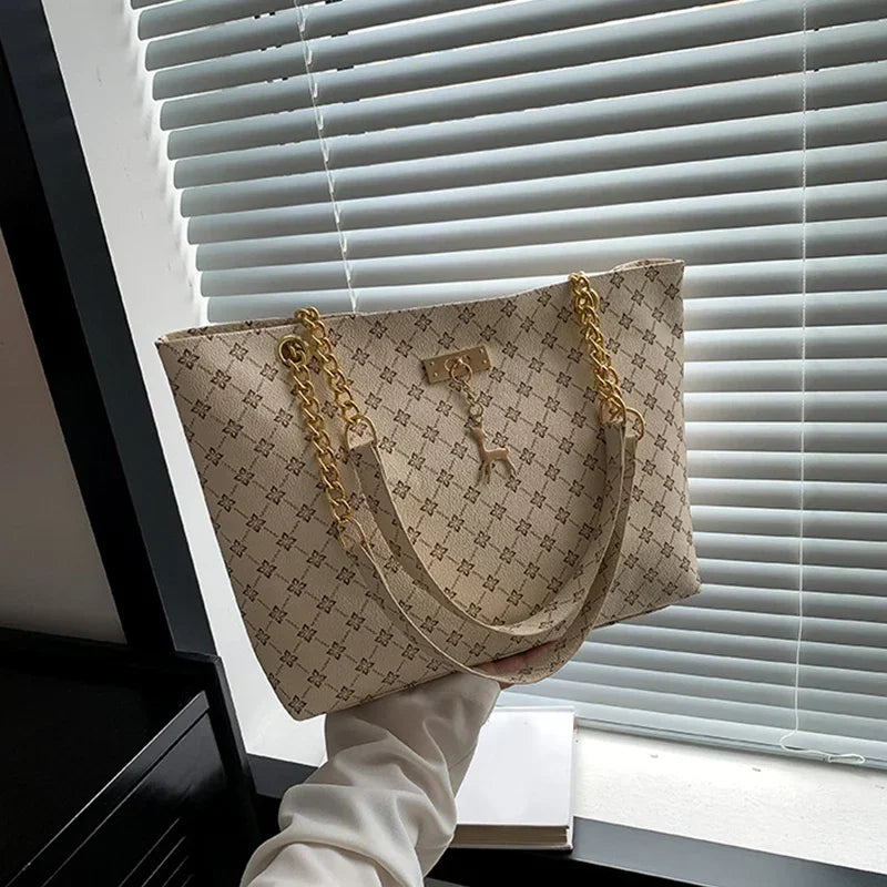 Women's Luxury Design New Presbyopic Handbag Large Capacity Handbag Fashion Printing Shoulder Bag Trendy Shopping Bag with Pendant