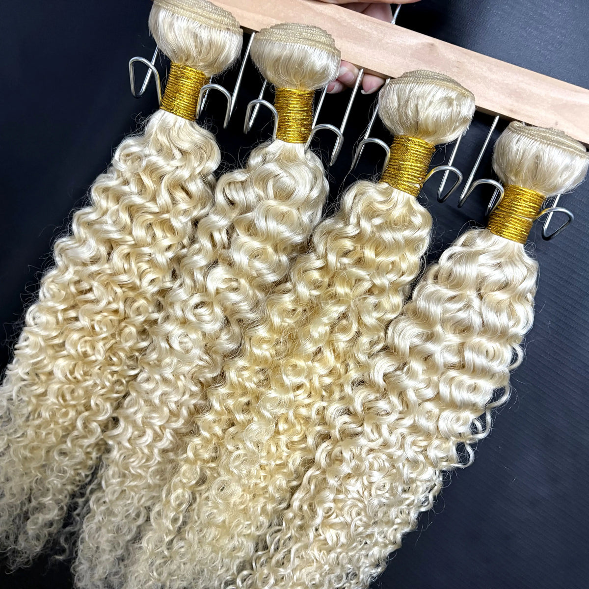 20 22-inch 613# Blonde Jerry Curly Human Hair Bundles 12A Brazilian Remy Raw Deep Wave Curly Human Hair Extensions for Women
