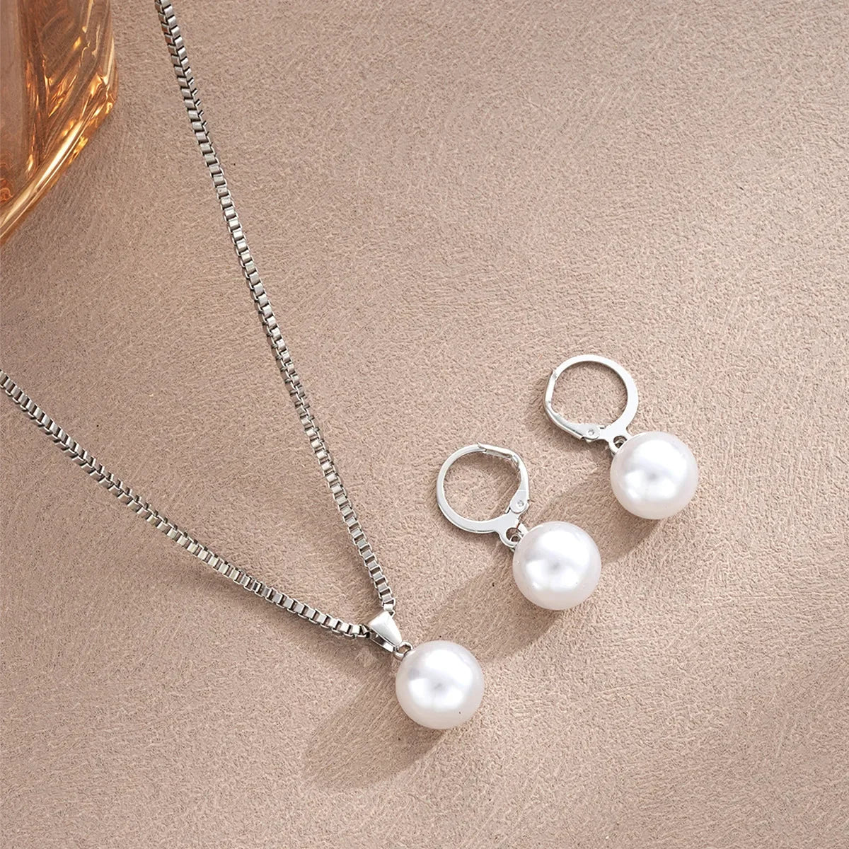Stylish Pearl Jewelry Set for Women, Featuring Drop Earrings and Matching Necklace, Simple Elegant Everyday Wear and Party Acces
