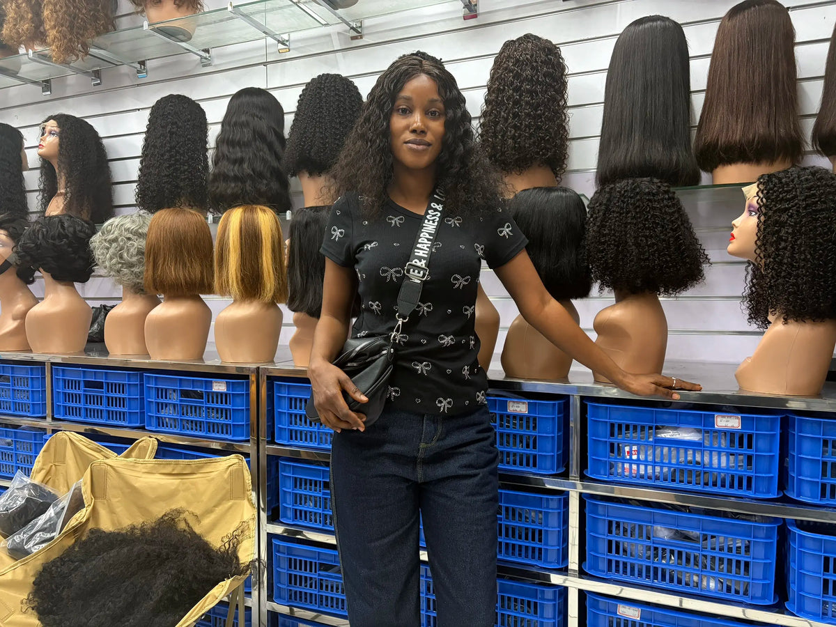 Perruque Kinky Curly Brésilienne | 5x5 HD Lace Closure Transparente | 300% Densité | Vierge Haute Qualité