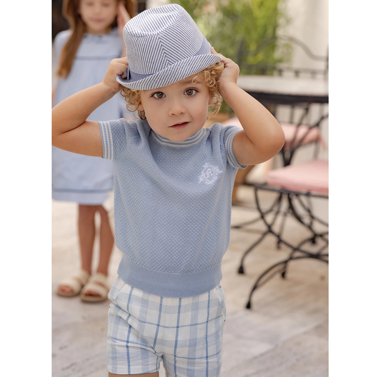 Tenue Famille Assortie AP Barcelone | Robe Fille Broderie & Ensemble Garçon Carreaux | Collection Bleue
