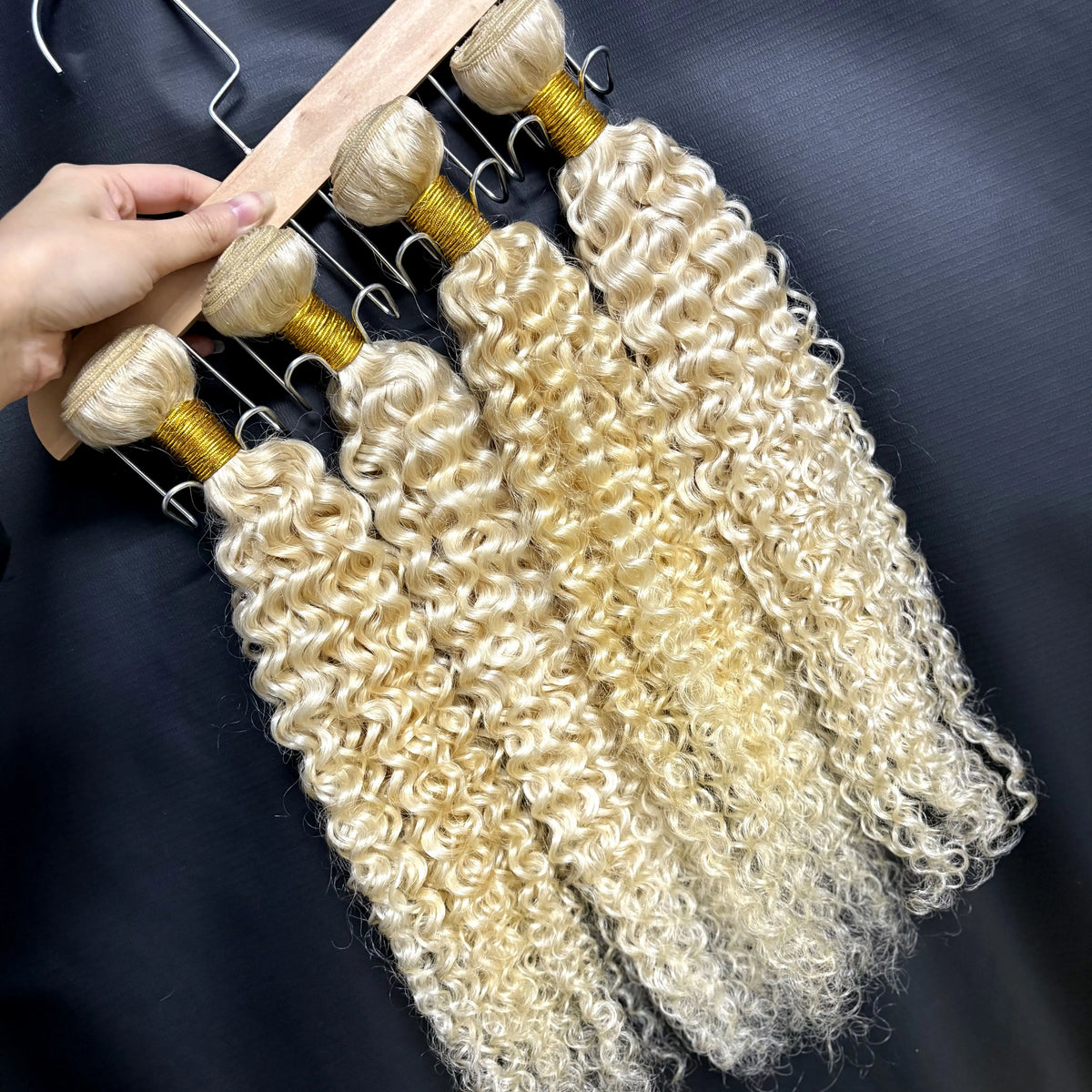 20 22-inch 613# Blonde Jerry Curly Human Hair Bundles 12A Brazilian Remy Raw Deep Wave Curly Human Hair Extensions for Women