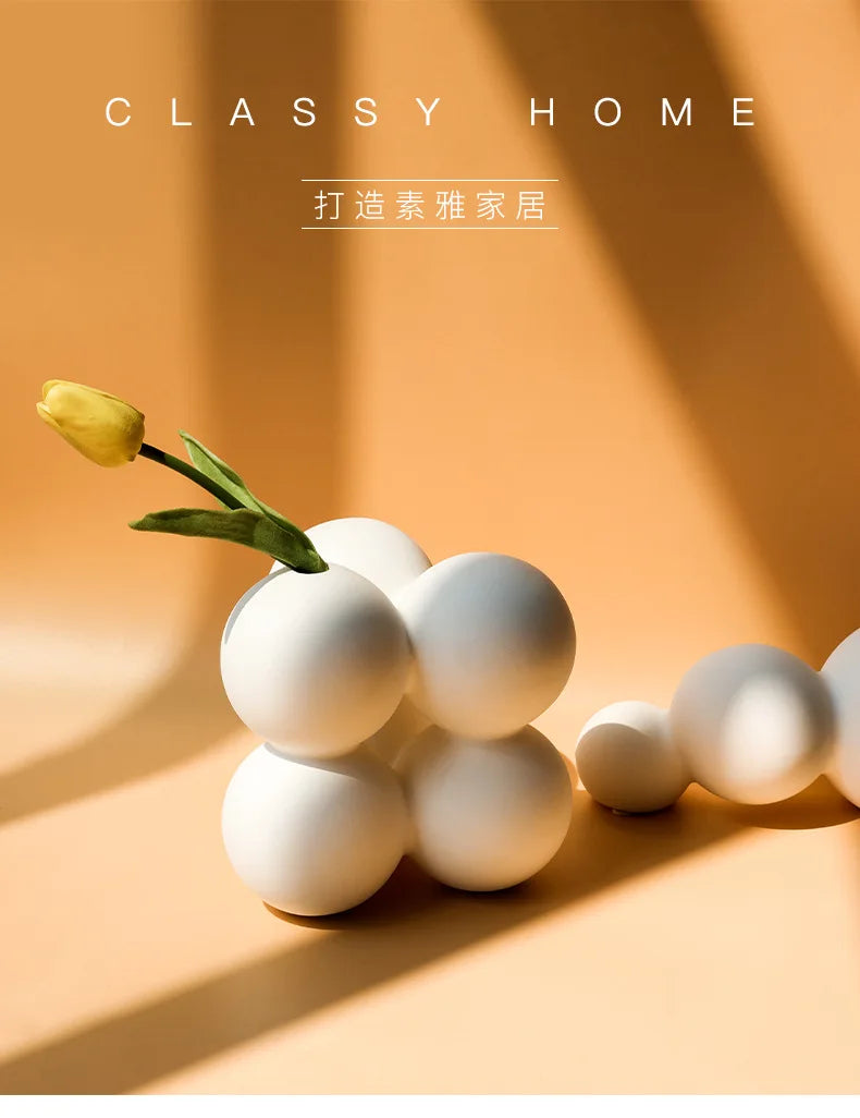 Vase blanc en céramique | Décoration de table