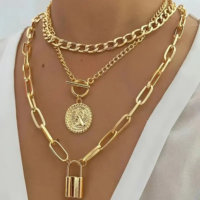 Lot 3 Colliers Superposés | Plaqué Or Vintage | Pendentif Cadenas Rond Embossé | Bijou Femme Fashion
