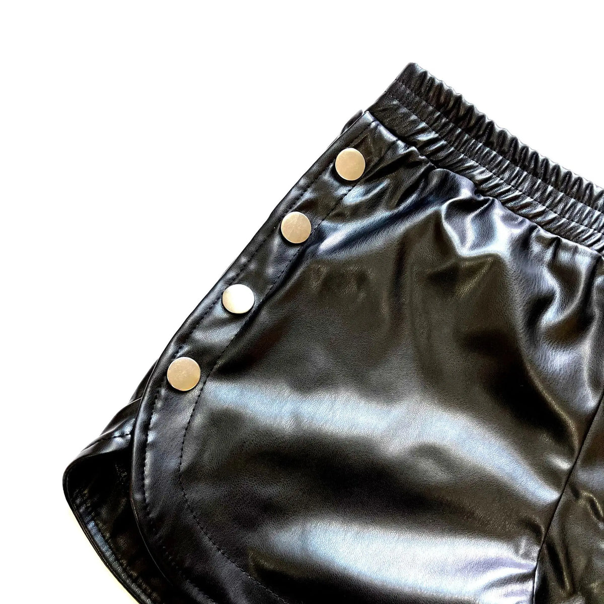 Women Faux Leather Shorts High Waist Side Button Elastic Waist Black Latex Trousers Casual Outfits Streetwear Biker Shorts